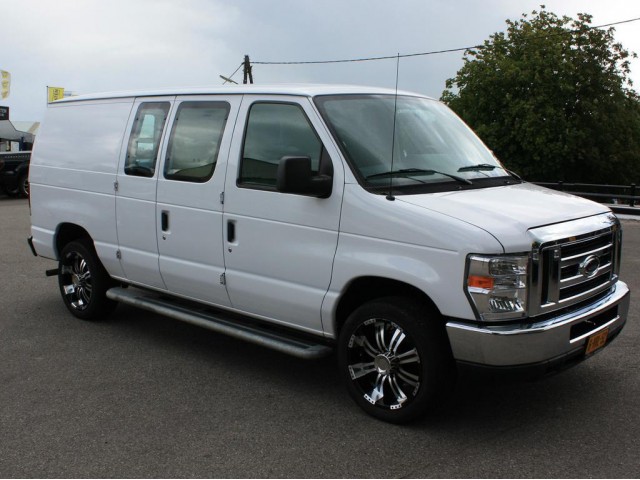 Ford USA Econoline E-250 CARGO VAN 2010